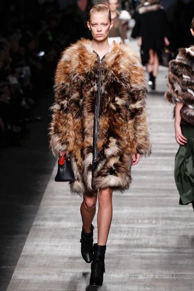 Look 29